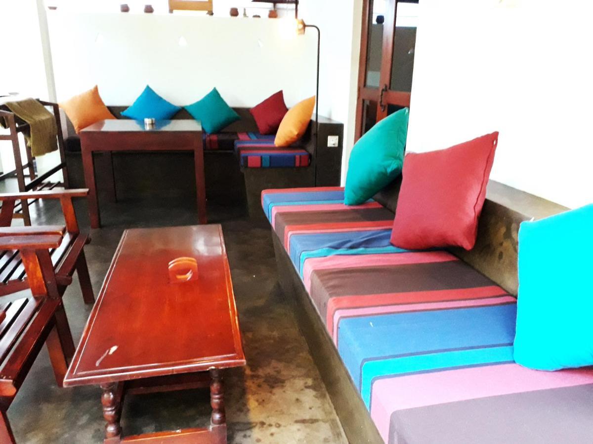Goyambokka Guesthouse Tangalle Extérieur photo