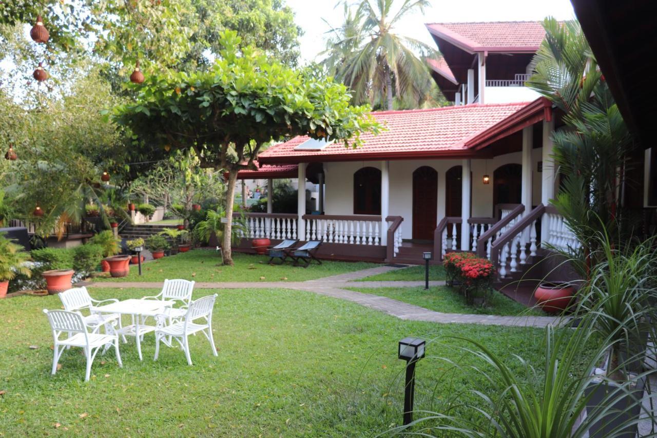 Goyambokka Guesthouse Tangalle Extérieur photo