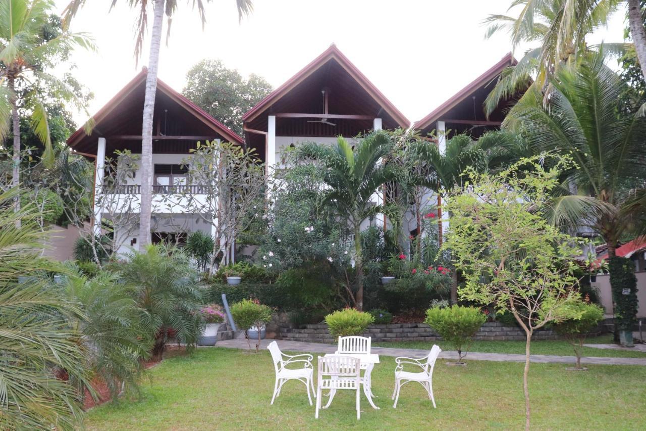 Goyambokka Guesthouse Tangalle Extérieur photo